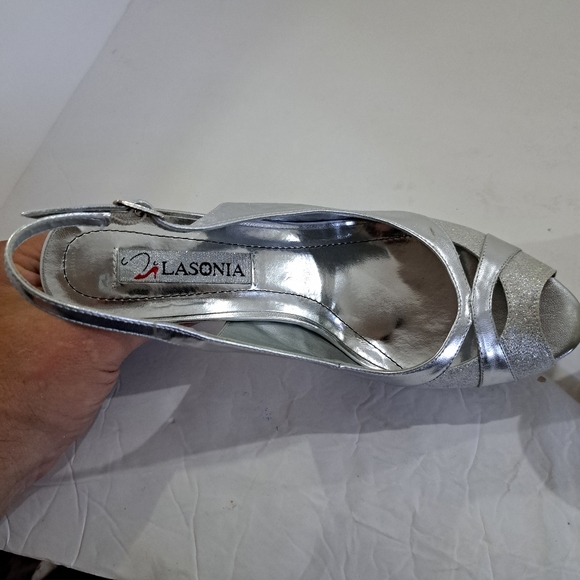 Women's High Heel Shoes. Silver Metallic Color With Silver Speckled Toes - Picture 6 of 10